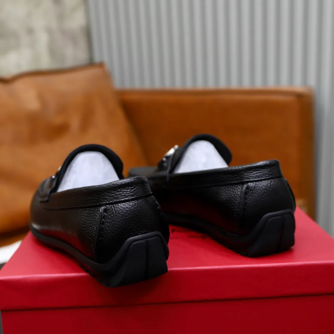 Men's shoes: 260🙅‍♂️🙅‍♂️🙅‍♂️Niuli Brand: Ferragamo Standard code: Men's code 38/44 (45 customized) Grade: Same as the official website Material: Original imported cowhide leather lining Original wear-resistant lightweight outsole Style category: Men's casual slip-on shoes Distinguished luxury brand elements top luxury Color: Actual picture color